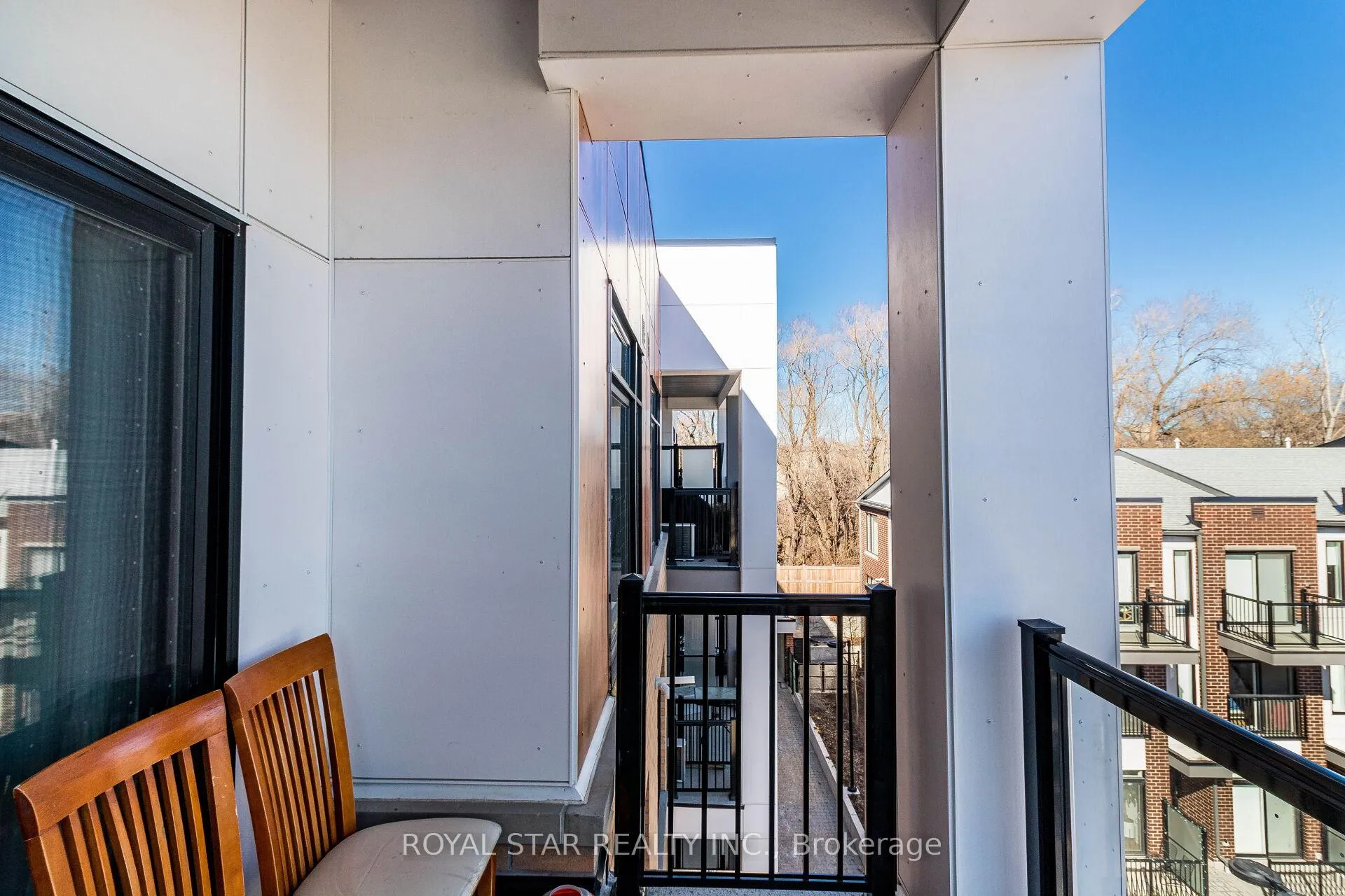 Photo 43 of Unit 401, 120 Canon Jackson Drive, North York, Beechborough-Greenbrook — HOMEH