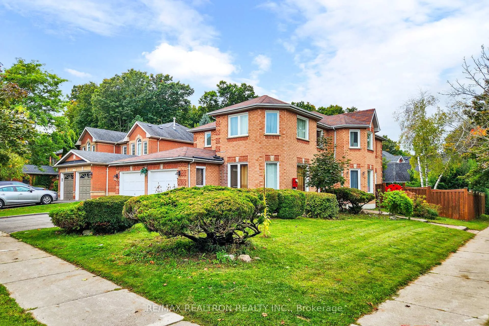 Front of 98 Charing Crescent