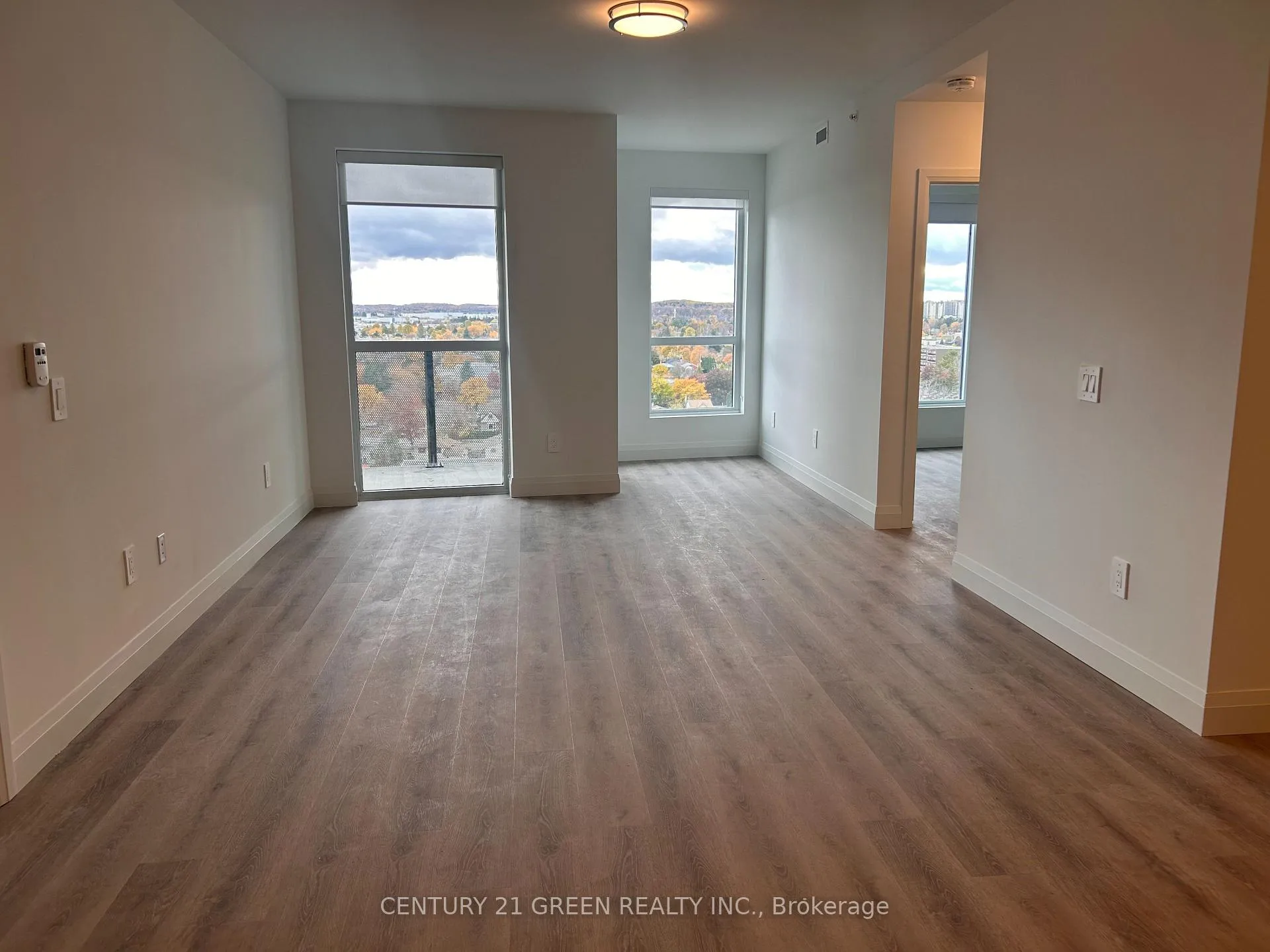 Photo 5 of Unit 1105, 1333 Weber Street E, Kitchener — HOMEH