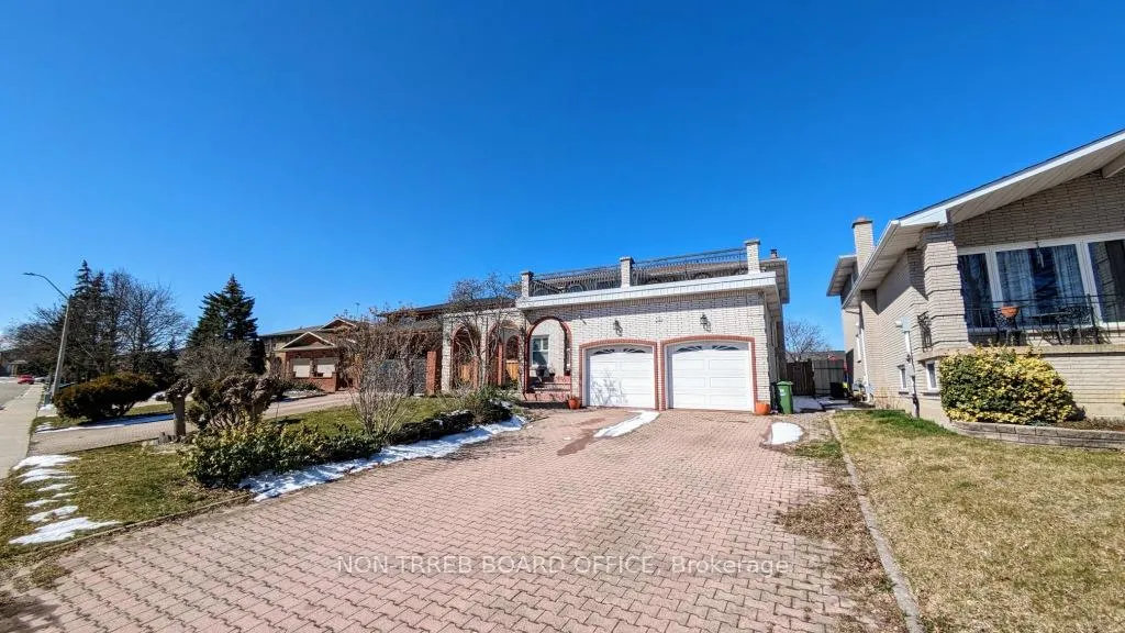 Photo 1 of 32 Albion Falls Boulevard, Hamilton, Trenholme — HOMEH
