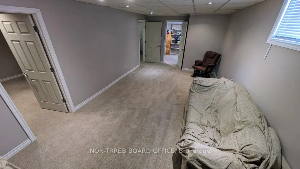 Photo 2 of 32 Albion Falls Boulevard, Hamilton, Trenholme — HOMEH