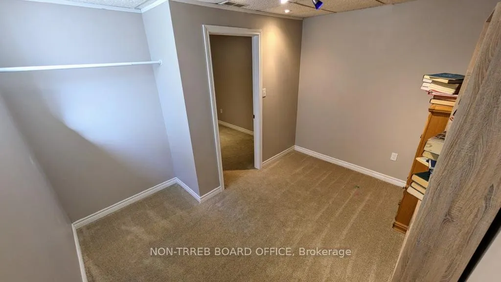 Photo 3 of 32 Albion Falls Boulevard, Hamilton, Trenholme — HOMEH
