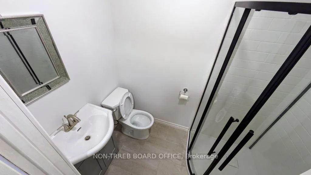 Photo 6 of 32 Albion Falls Boulevard, Hamilton, Trenholme — HOMEH
