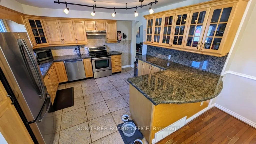Photo 20 of 32 Albion Falls Boulevard, Hamilton, Trenholme — HOMEH