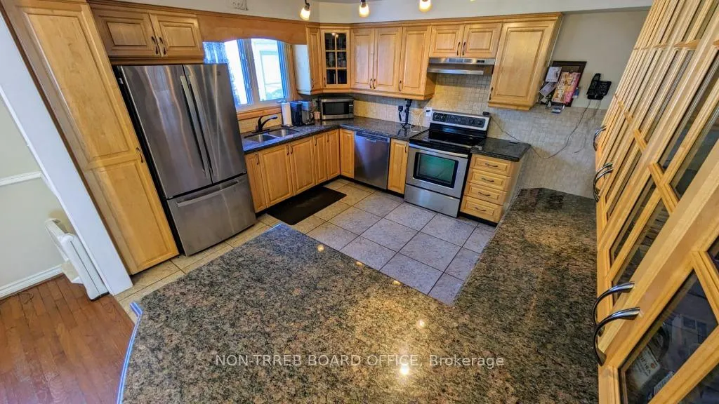 Photo 21 of 32 Albion Falls Boulevard, Hamilton, Trenholme — HOMEH