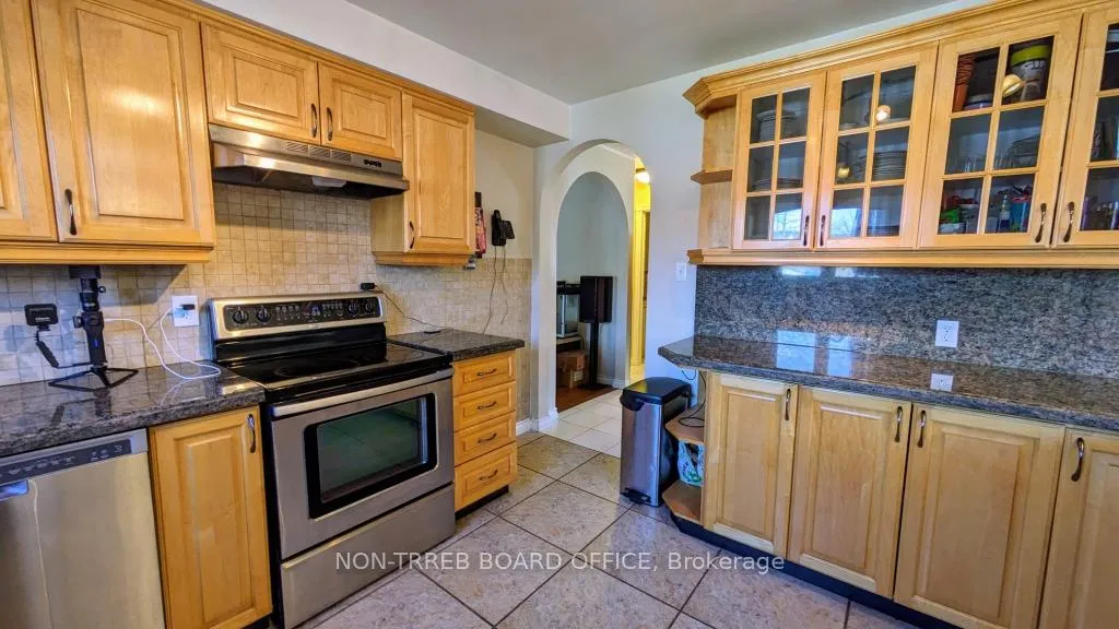 Photo 22 of 32 Albion Falls Boulevard, Hamilton, Trenholme — HOMEH