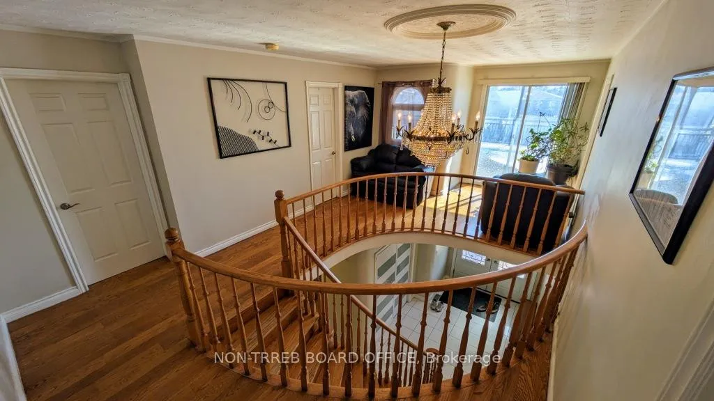 Photo 26 of 32 Albion Falls Boulevard, Hamilton, Trenholme — HOMEH