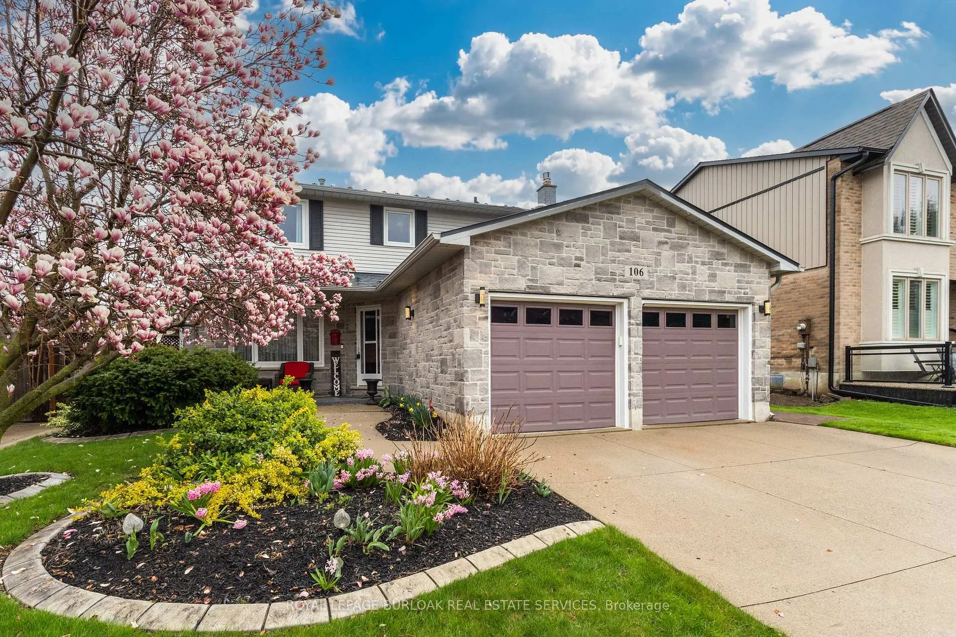 Photo 3 of 106 Maple Drive, Hamilton, Stoney Creek — HOMEH