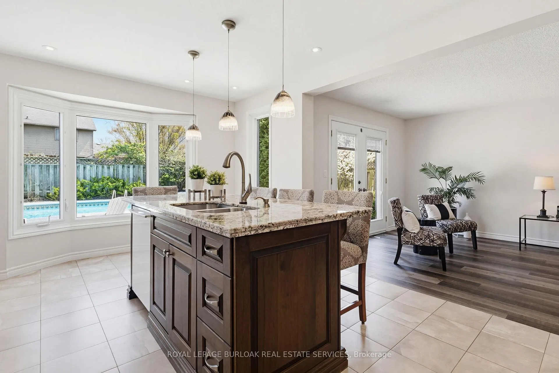 Photo 8 of 106 Maple Drive, Hamilton, Stoney Creek — HOMEH