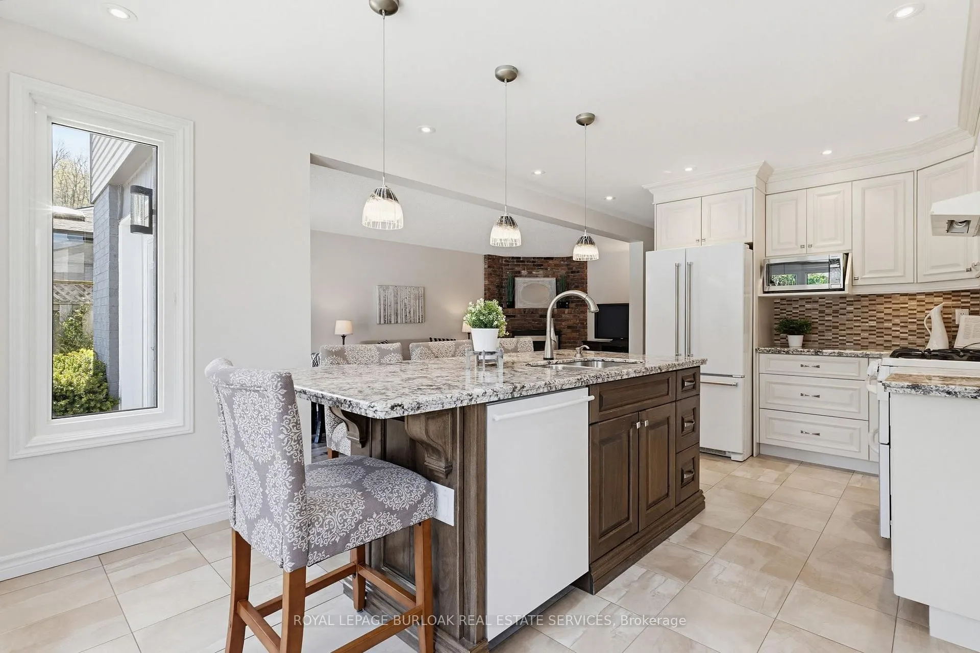 Photo 9 of 106 Maple Drive, Hamilton, Stoney Creek — HOMEH