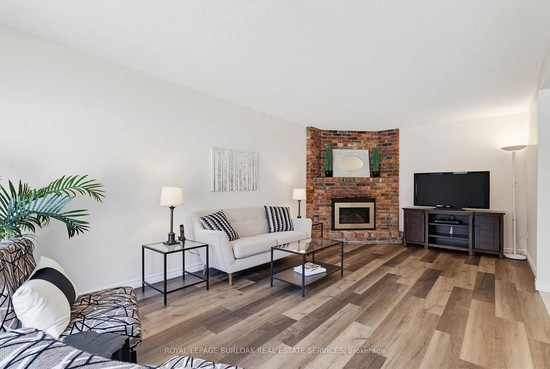 Photo 12 of 106 Maple Drive, Hamilton, Stoney Creek — HOMEH
