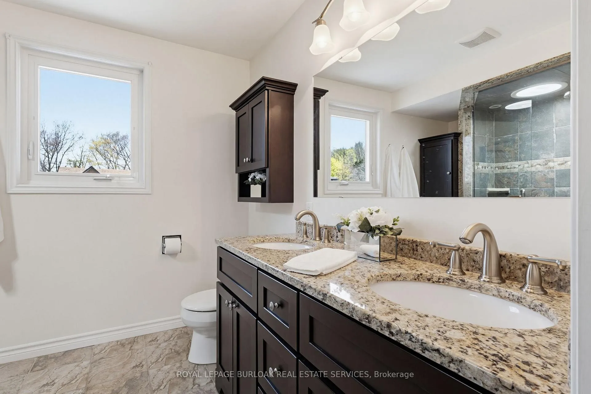 Photo 22 of 106 Maple Drive, Hamilton, Stoney Creek — HOMEH