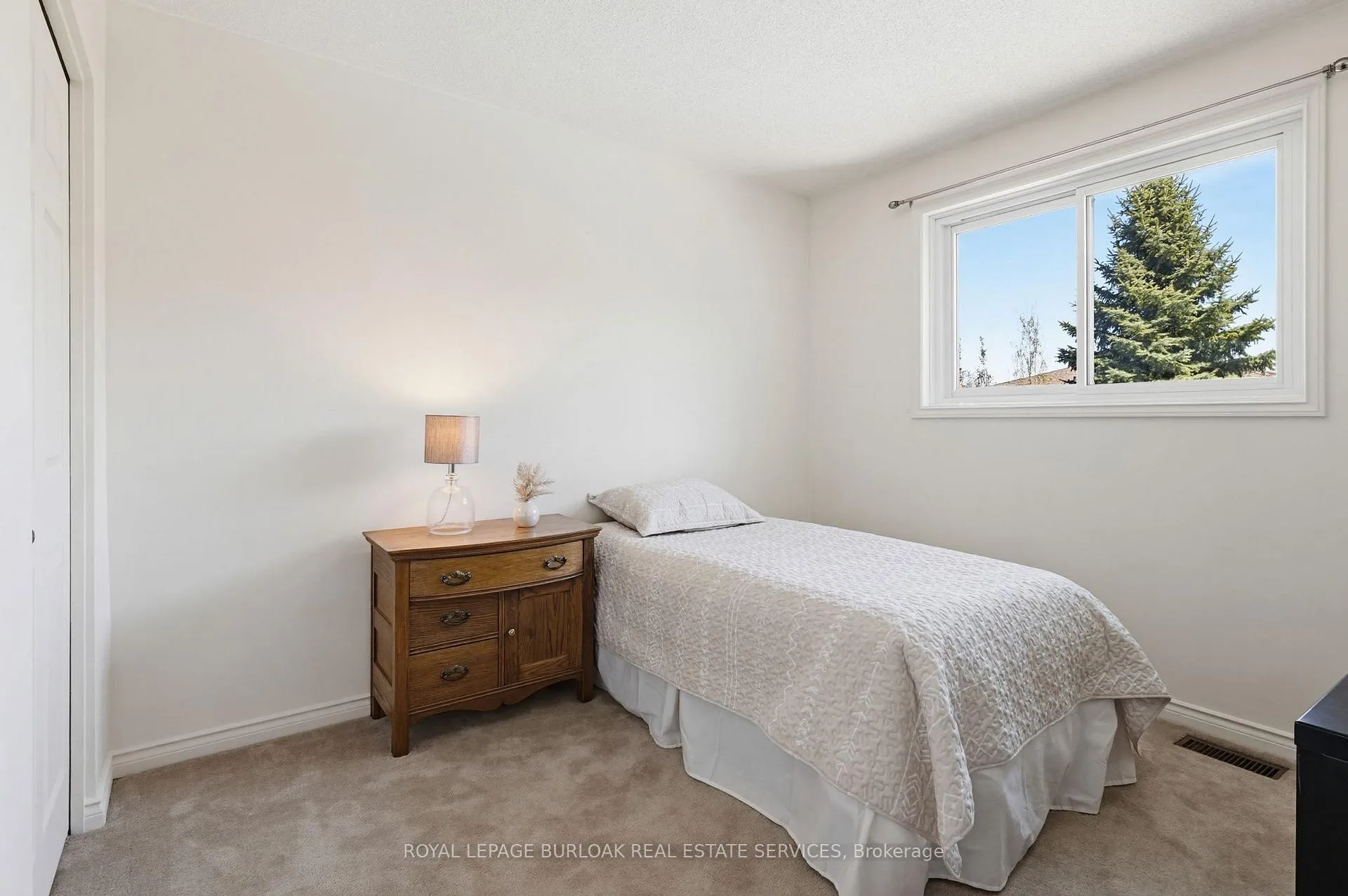 Photo 25 of 106 Maple Drive, Hamilton, Stoney Creek — HOMEH