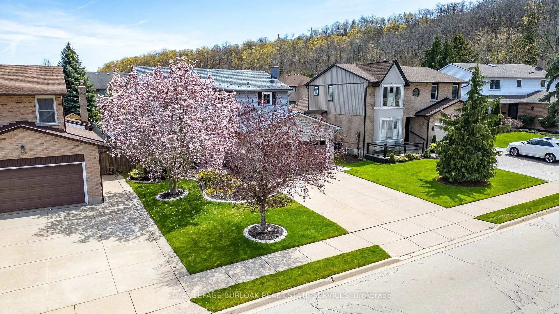 Photo 46 of 106 Maple Drive, Hamilton, Stoney Creek — HOMEH