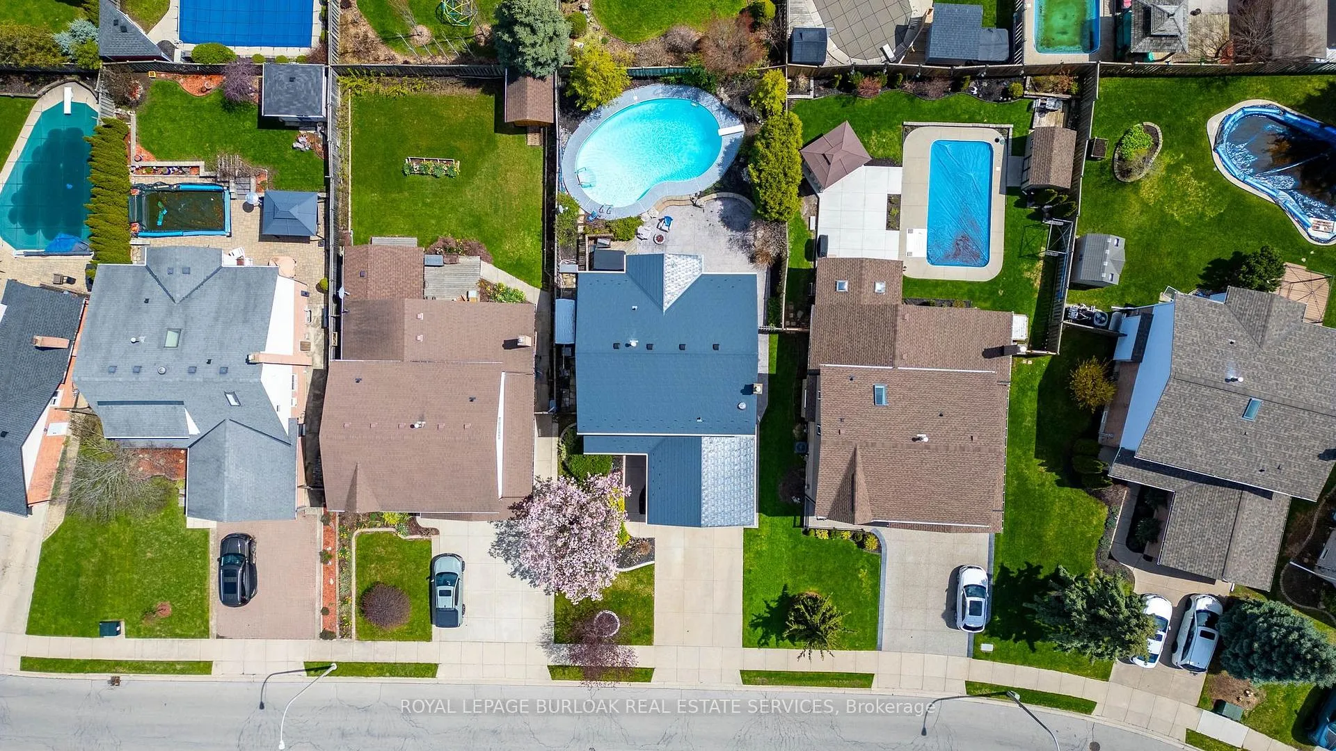 Photo 49 of 106 Maple Drive, Hamilton, Stoney Creek — HOMEH