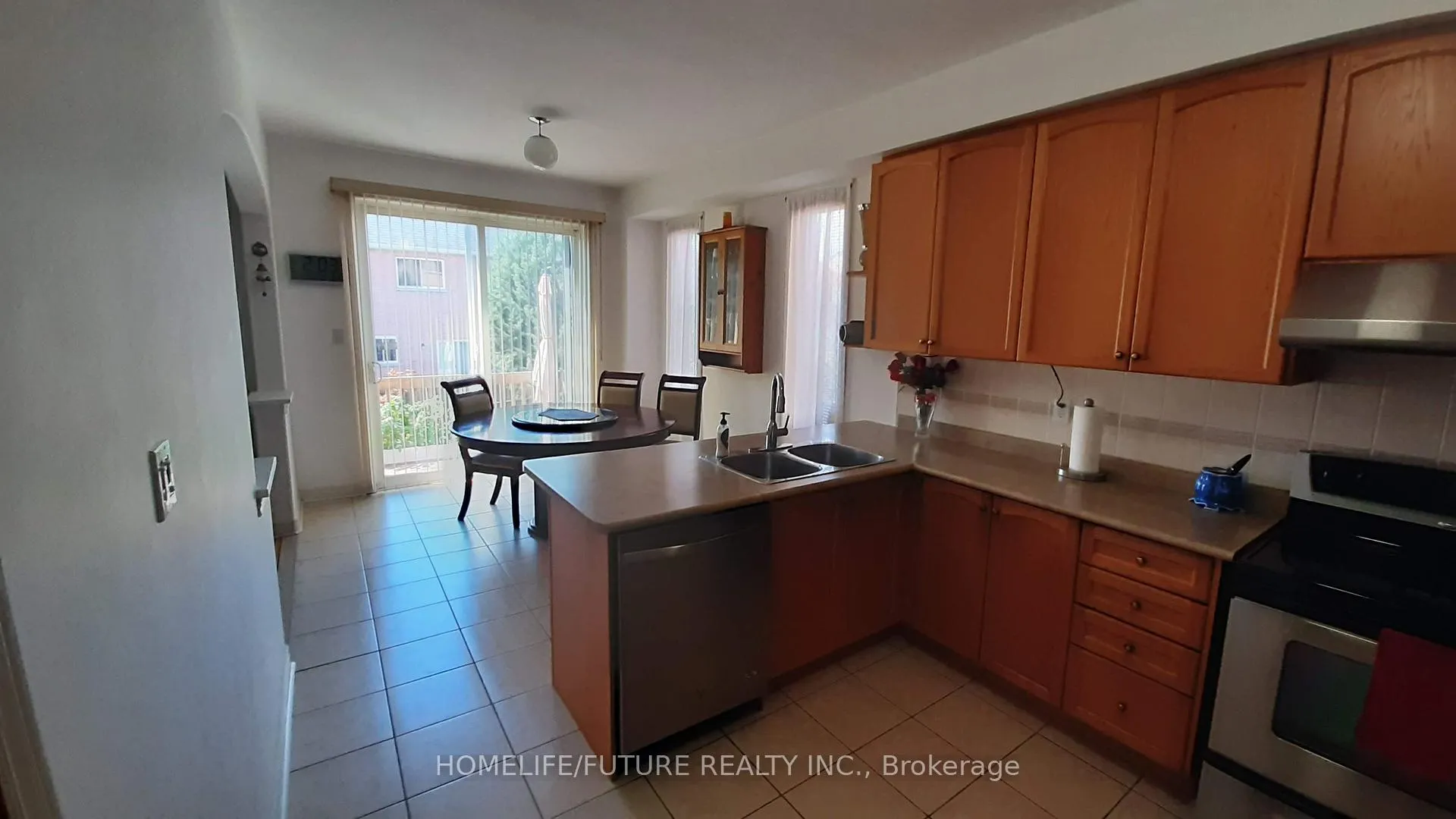 Photo 12 of 72 Sharon Lee Drive, Markham, Berczy — HOMEH
