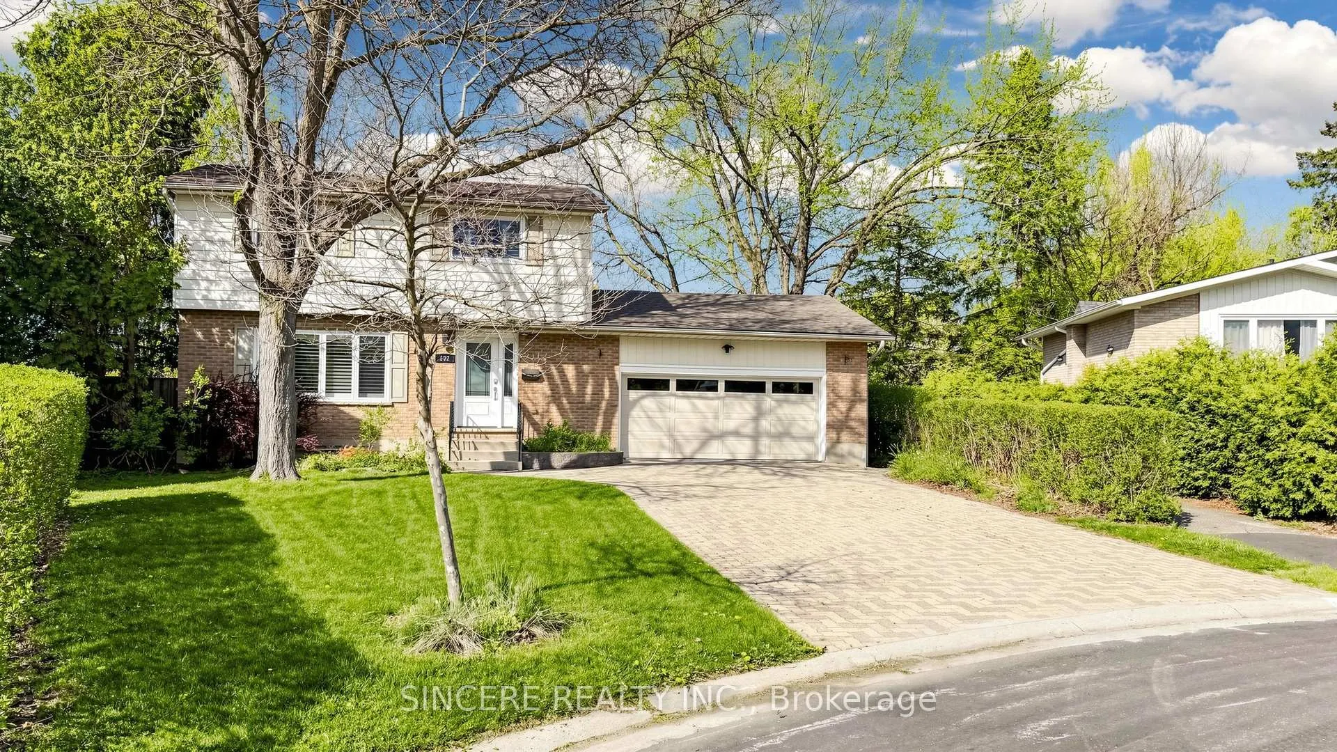 Photo 2 of 592 Canewood Crescent, Waterloo, Lakeshore Village — HOMEH