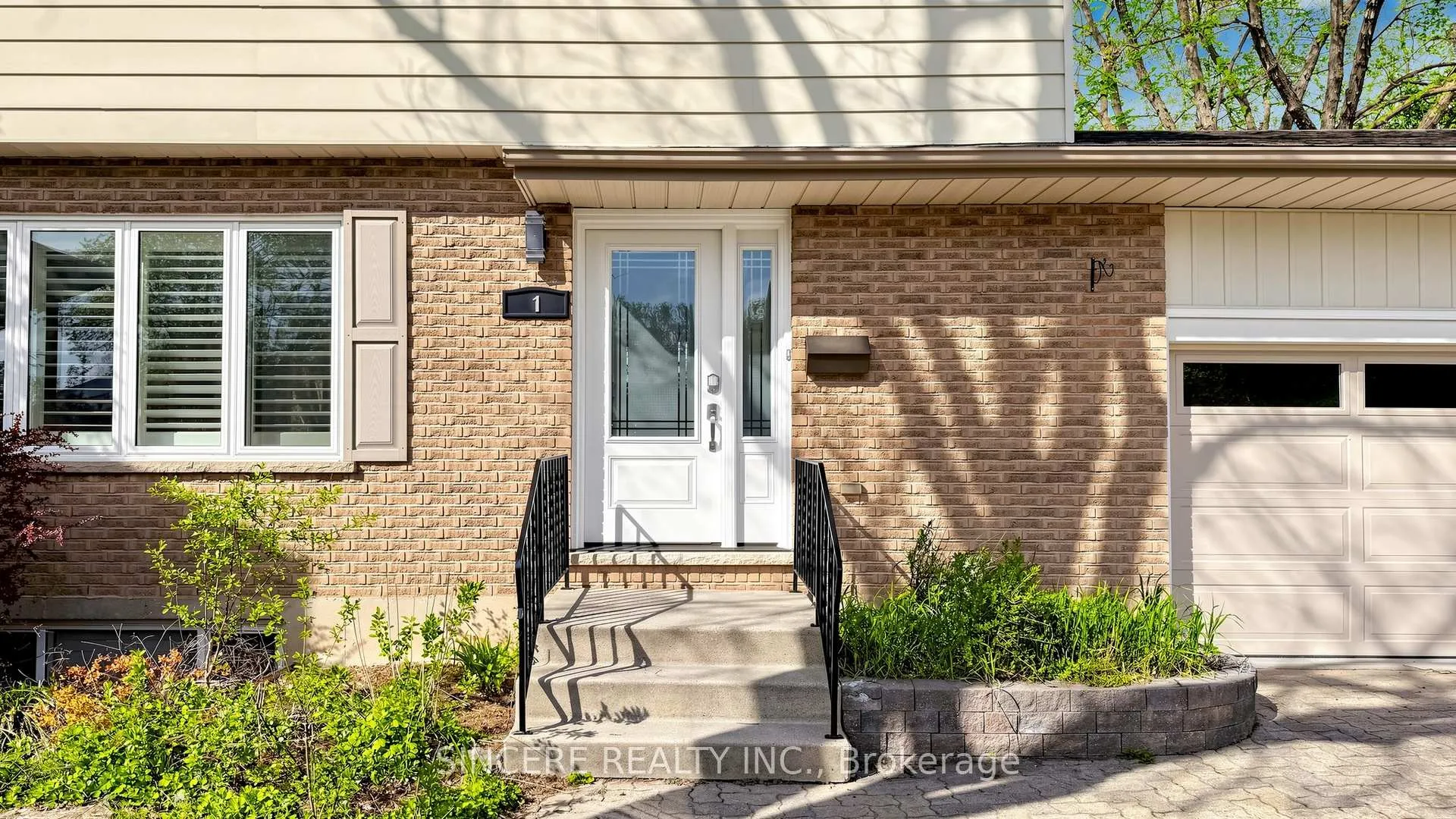 Photo 4 of 592 Canewood Crescent, Waterloo, Lakeshore Village — HOMEH