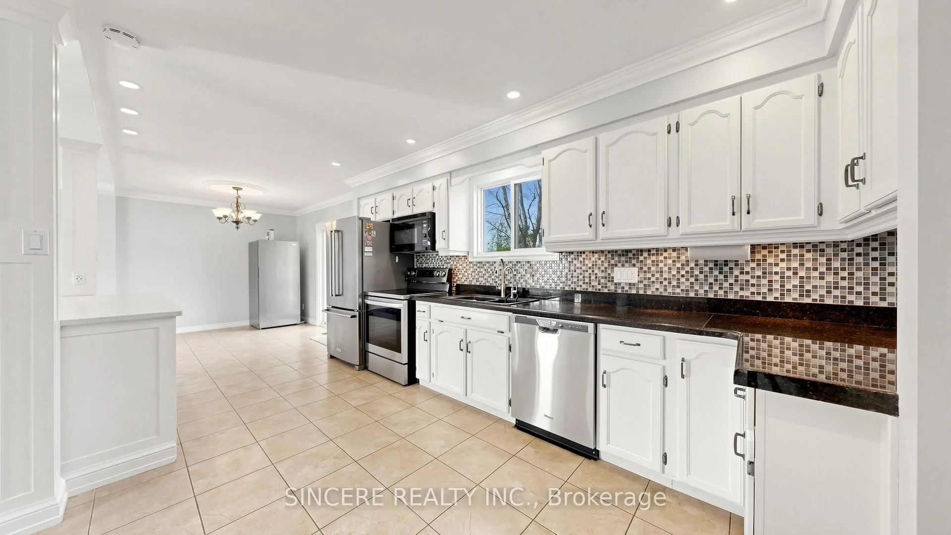 Photo 10 of 592 Canewood Crescent, Waterloo, Lakeshore Village — HOMEH
