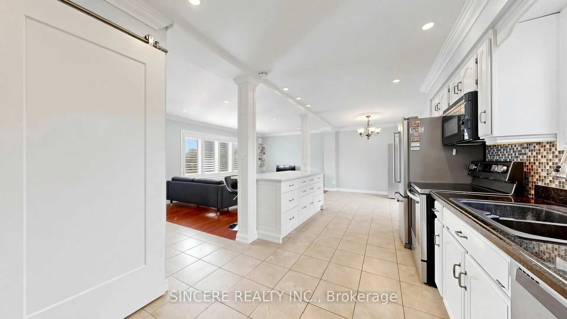 Photo 12 of 592 Canewood Crescent, Waterloo, Lakeshore Village — HOMEH