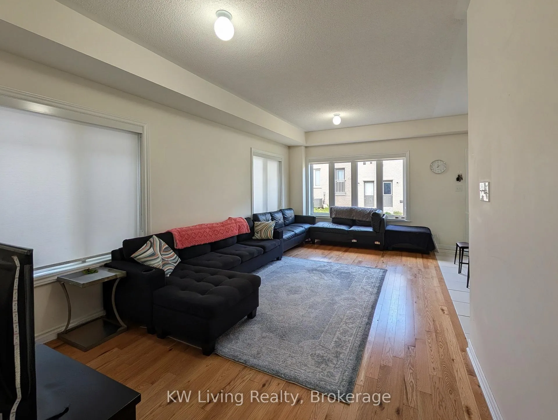 Photo 4 of 1118 Cameo Street, Pickering, Rural Pickering — HOMEH