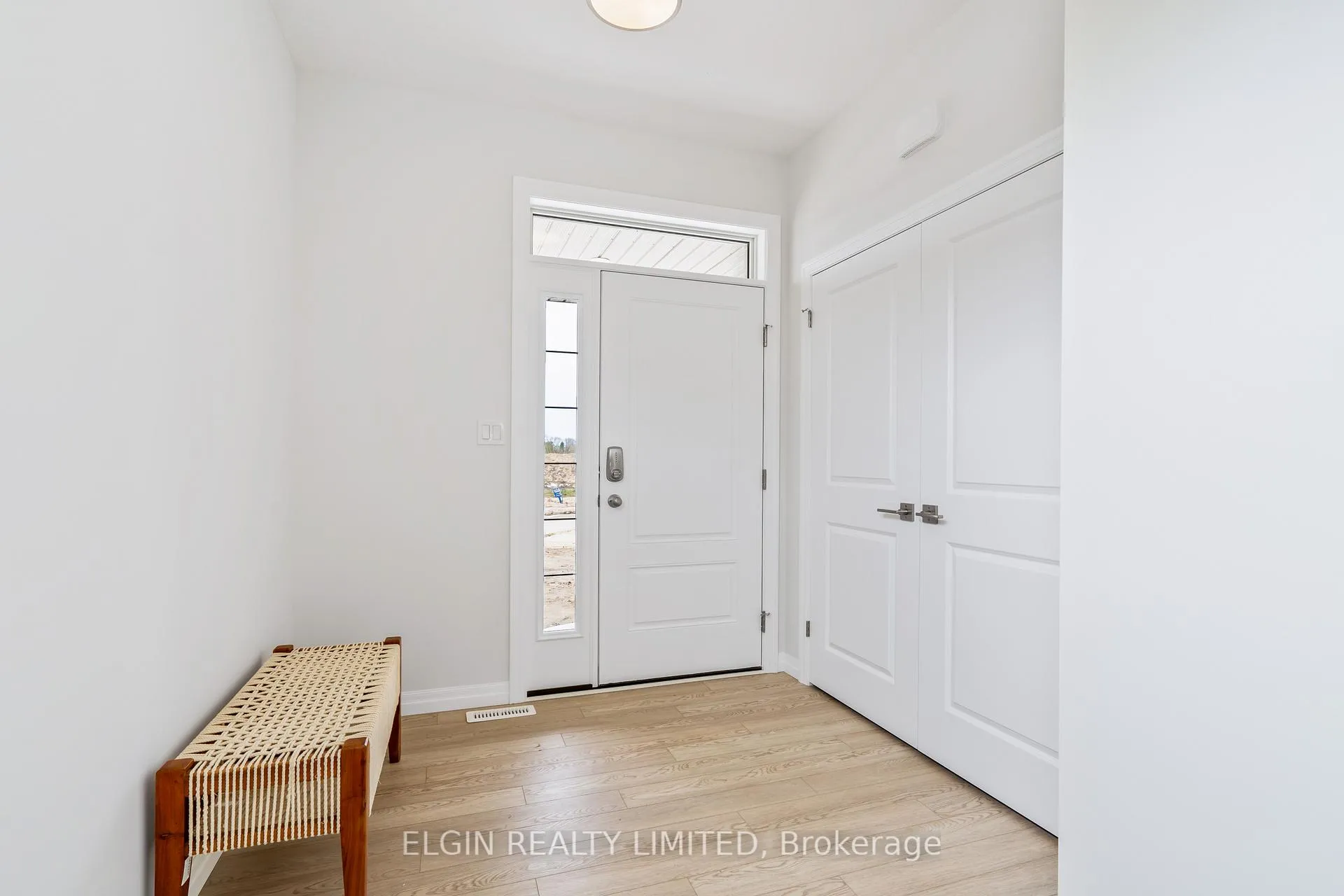 Photo 2 of 37 Hemlock Crescent, Aylmer — HOMEH