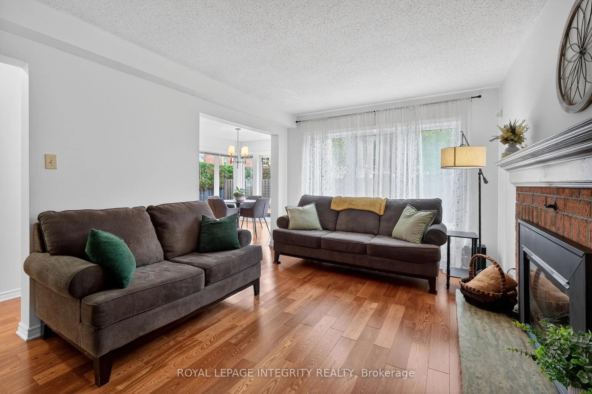 Photo 9 of 1393 Bouton D'Or Way, Ottawa, Bilberry Creek/Queenswood Heights — HOMEH