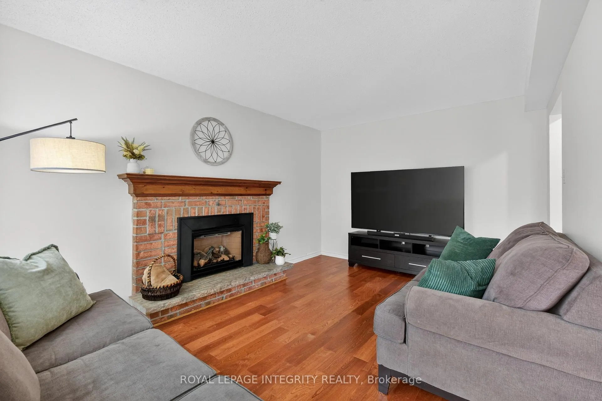 Photo 10 of 1393 Bouton D'Or Way, Ottawa, Bilberry Creek/Queenswood Heights — HOMEH