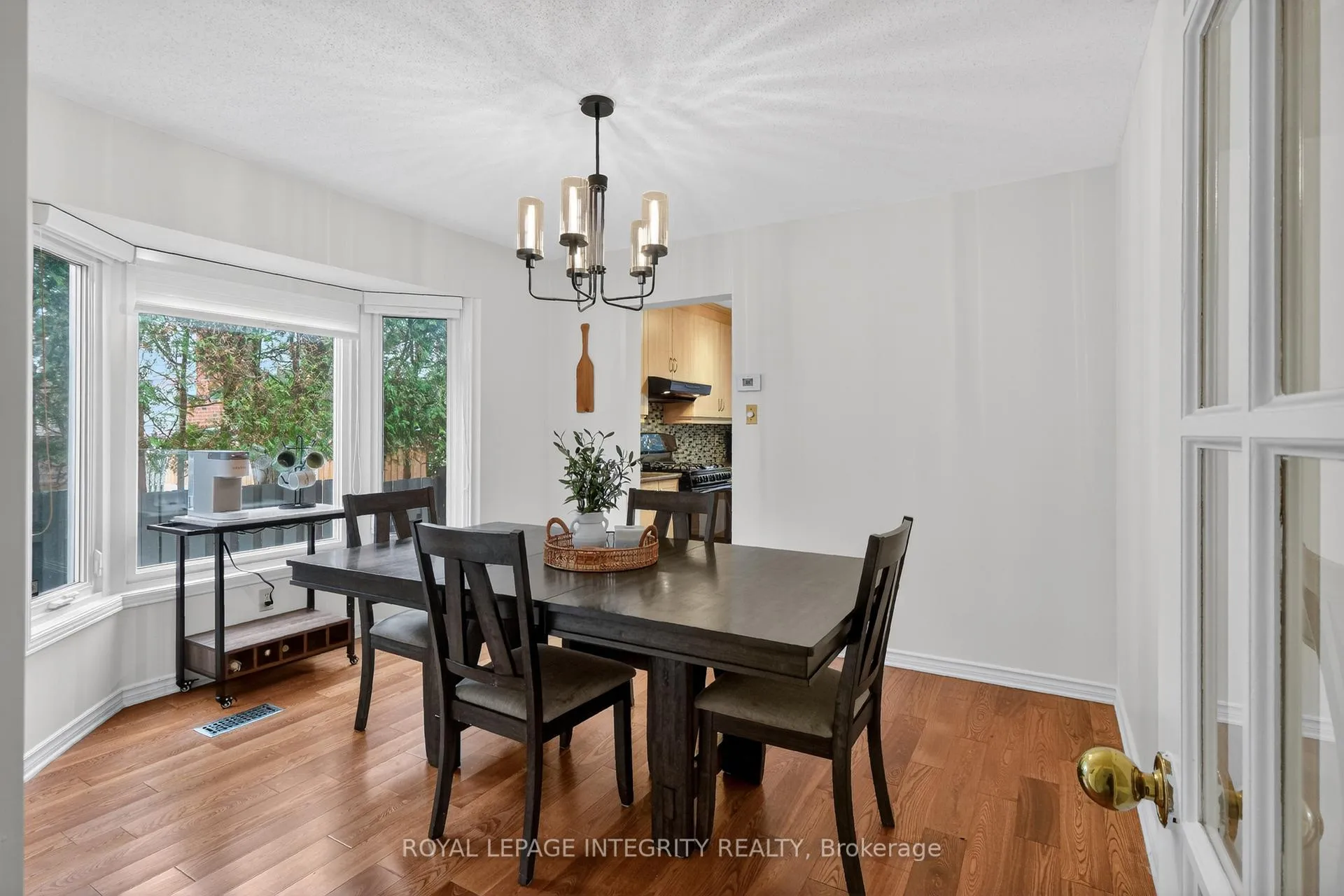 Photo 12 of 1393 Bouton D'Or Way, Ottawa, Bilberry Creek/Queenswood Heights — HOMEH