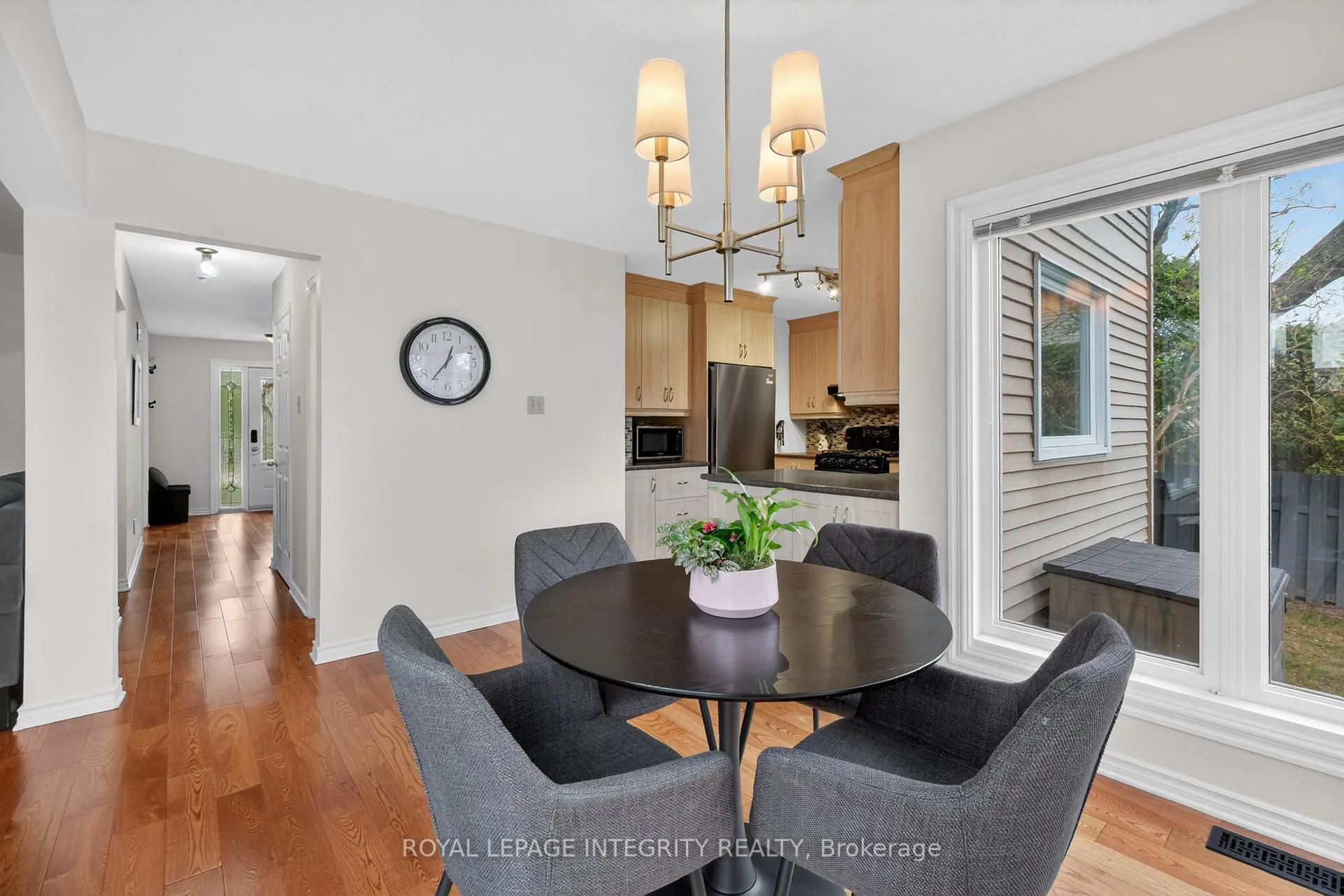 Photo 14 of 1393 Bouton D'Or Way, Ottawa, Bilberry Creek/Queenswood Heights — HOMEH