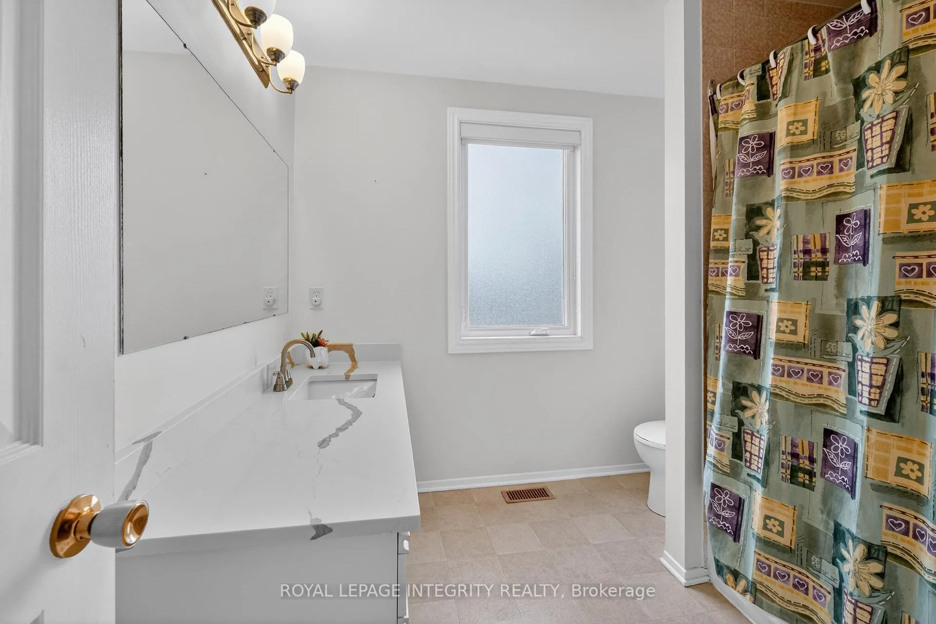 Photo 29 of 1393 Bouton D'Or Way, Ottawa, Bilberry Creek/Queenswood Heights — HOMEH