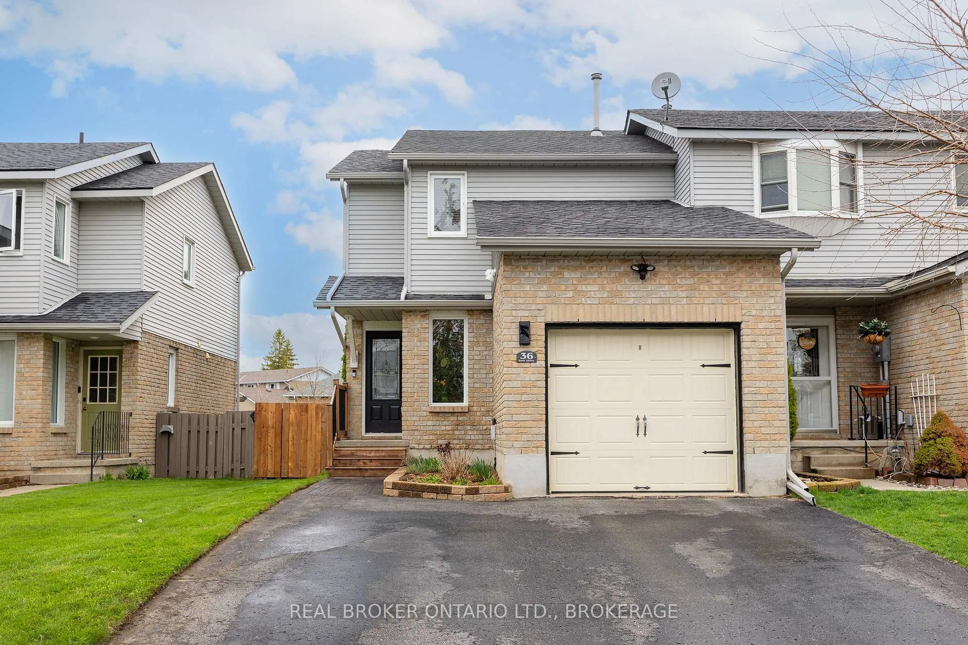 Photo 3 of 36 Rose Abbey Drive, Kingston, Kingston East (Incl Barret Crt) — HOMEH