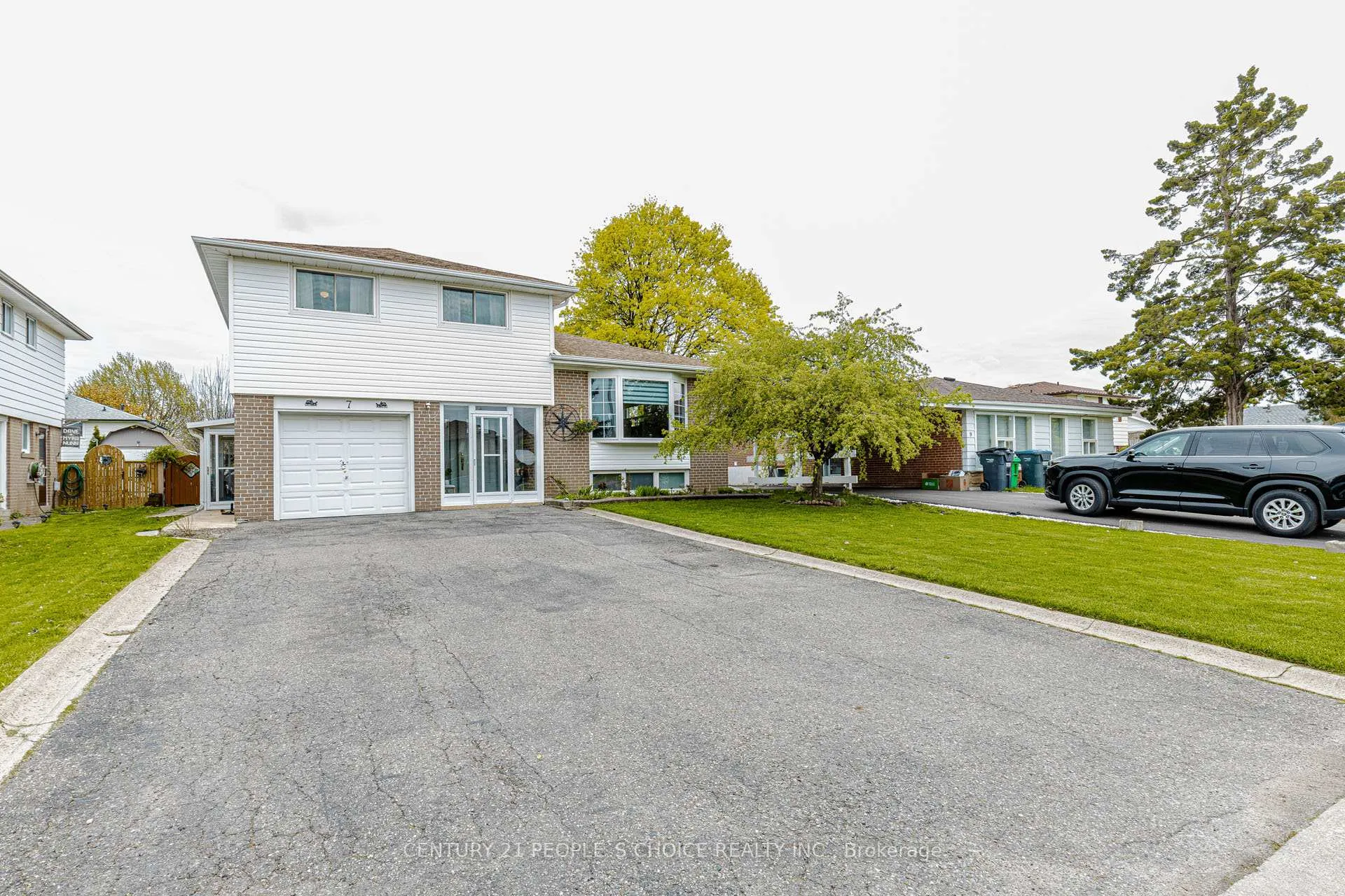 Photo 2 of 7 Pleaseley Road, Brampton, Brampton East — HOMEH