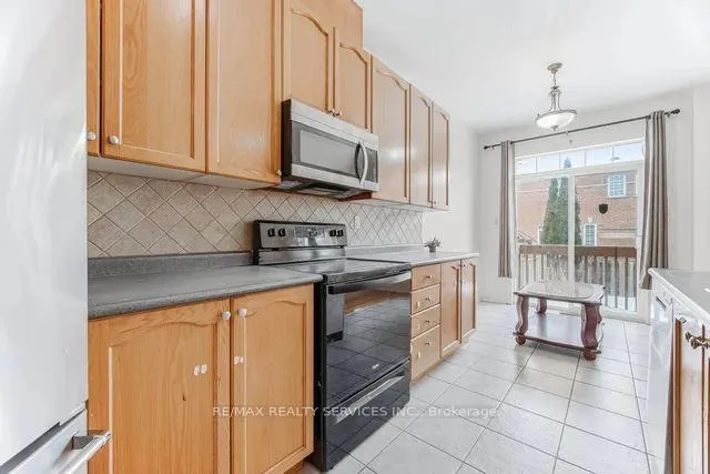 Photo 22 of 4 Rocky Point Crescent, Brampton, Madoc — HOMEH