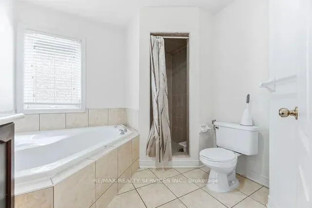 Photo 32 of 4 Rocky Point Crescent, Brampton, Madoc — HOMEH