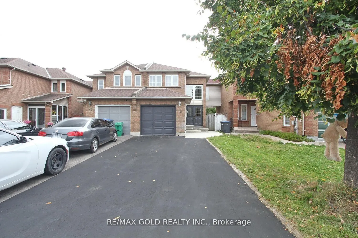 Photo 2 of 96 Lauraglen Crescent, Brampton, Fletcher's Creek South — HOMEH