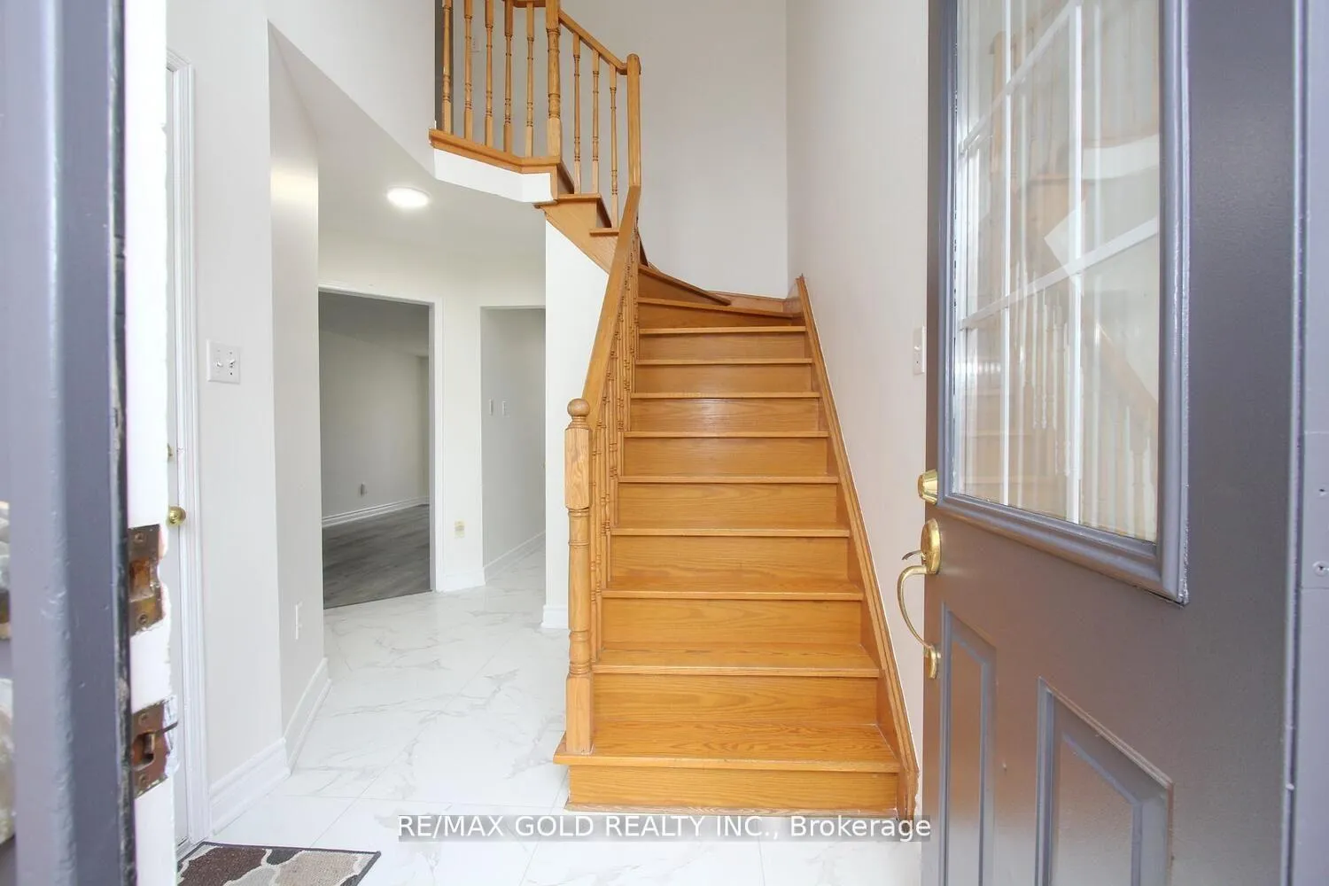 Photo 5 of 96 Lauraglen Crescent, Brampton, Fletcher's Creek South — HOMEH