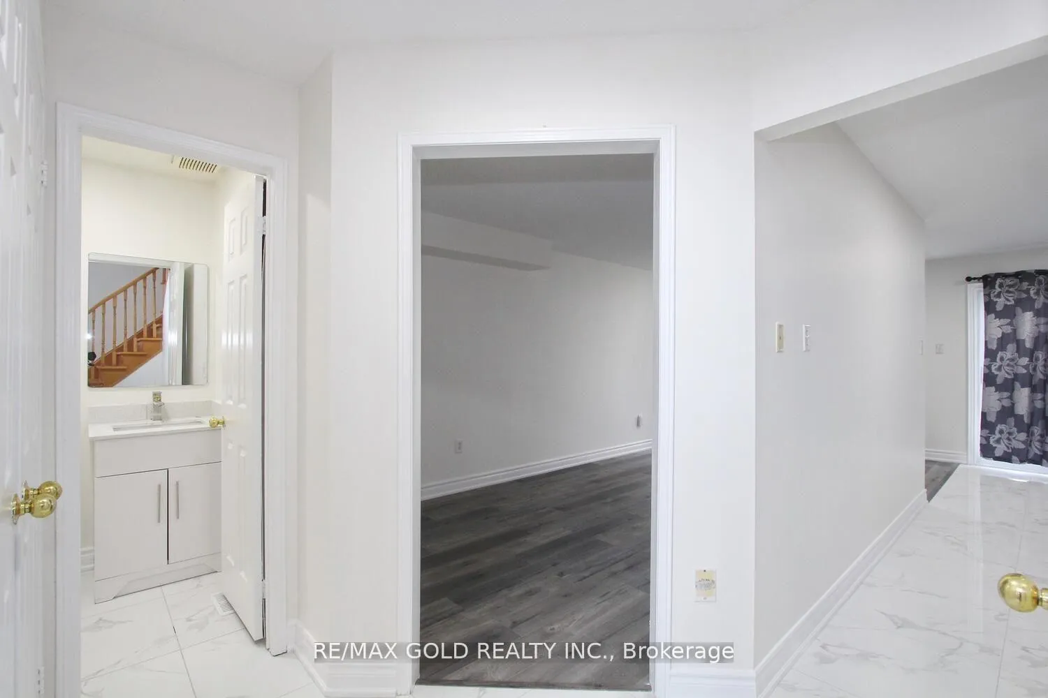 Photo 8 of 96 Lauraglen Crescent, Brampton, Fletcher's Creek South — HOMEH