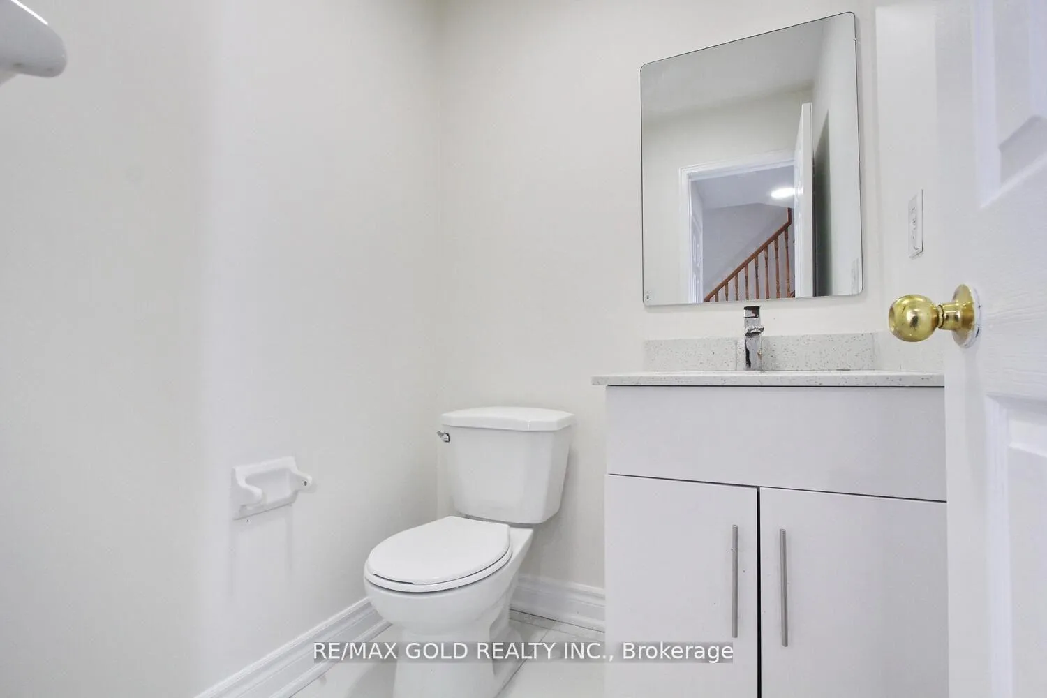 Photo 9 of 96 Lauraglen Crescent, Brampton, Fletcher's Creek South — HOMEH