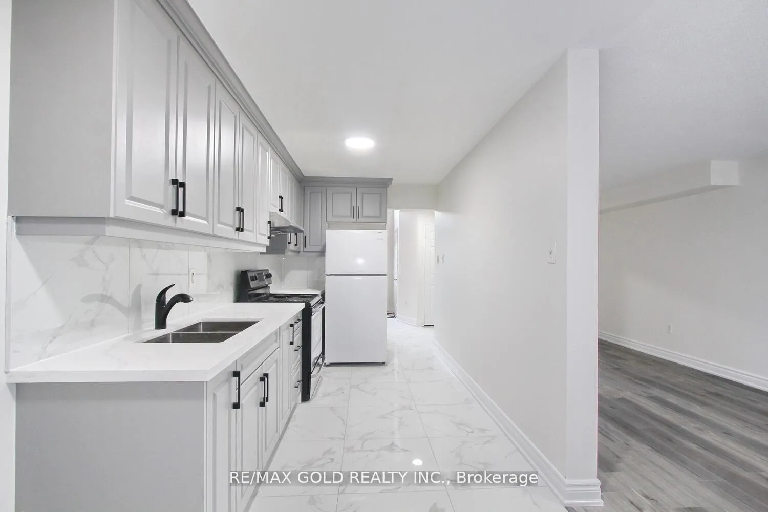 Photo 15 of 96 Lauraglen Crescent, Brampton, Fletcher's Creek South — HOMEH