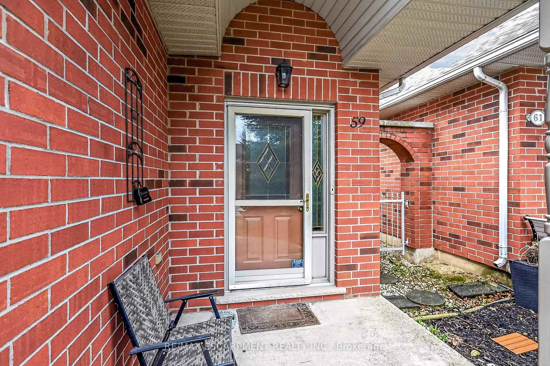 Photo 2 of 59 Riveroaks Drive, Hamilton, Twenty Place — HOMEH