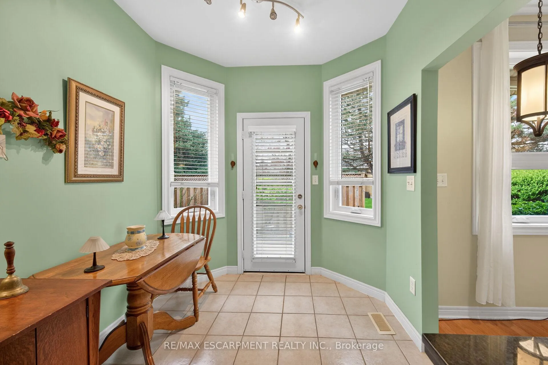 Photo 15 of 59 Riveroaks Drive, Hamilton, Twenty Place — HOMEH