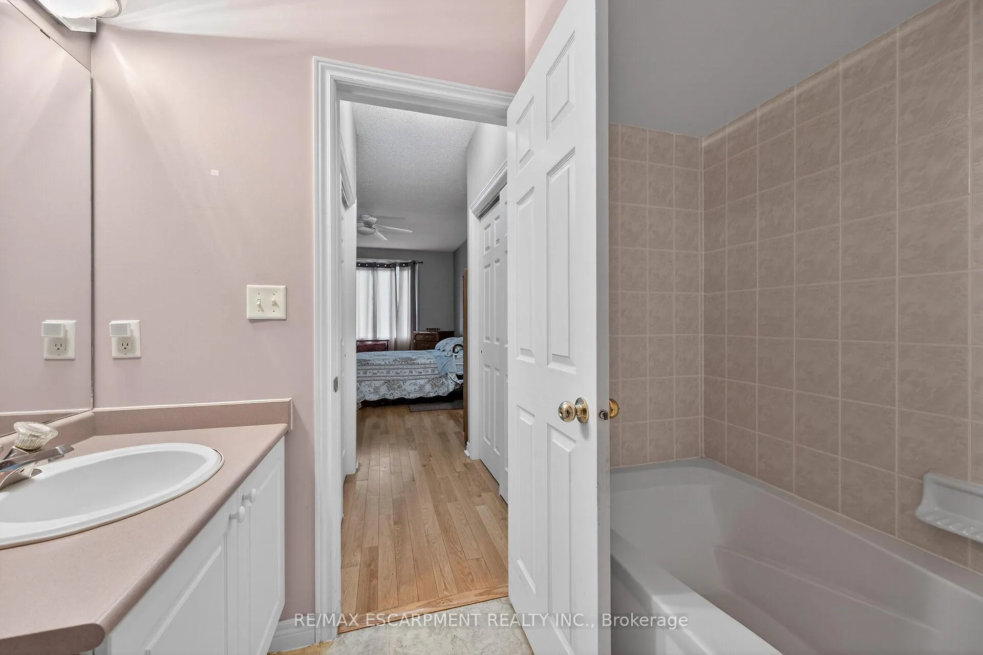 Photo 20 of 59 Riveroaks Drive, Hamilton, Twenty Place — HOMEH
