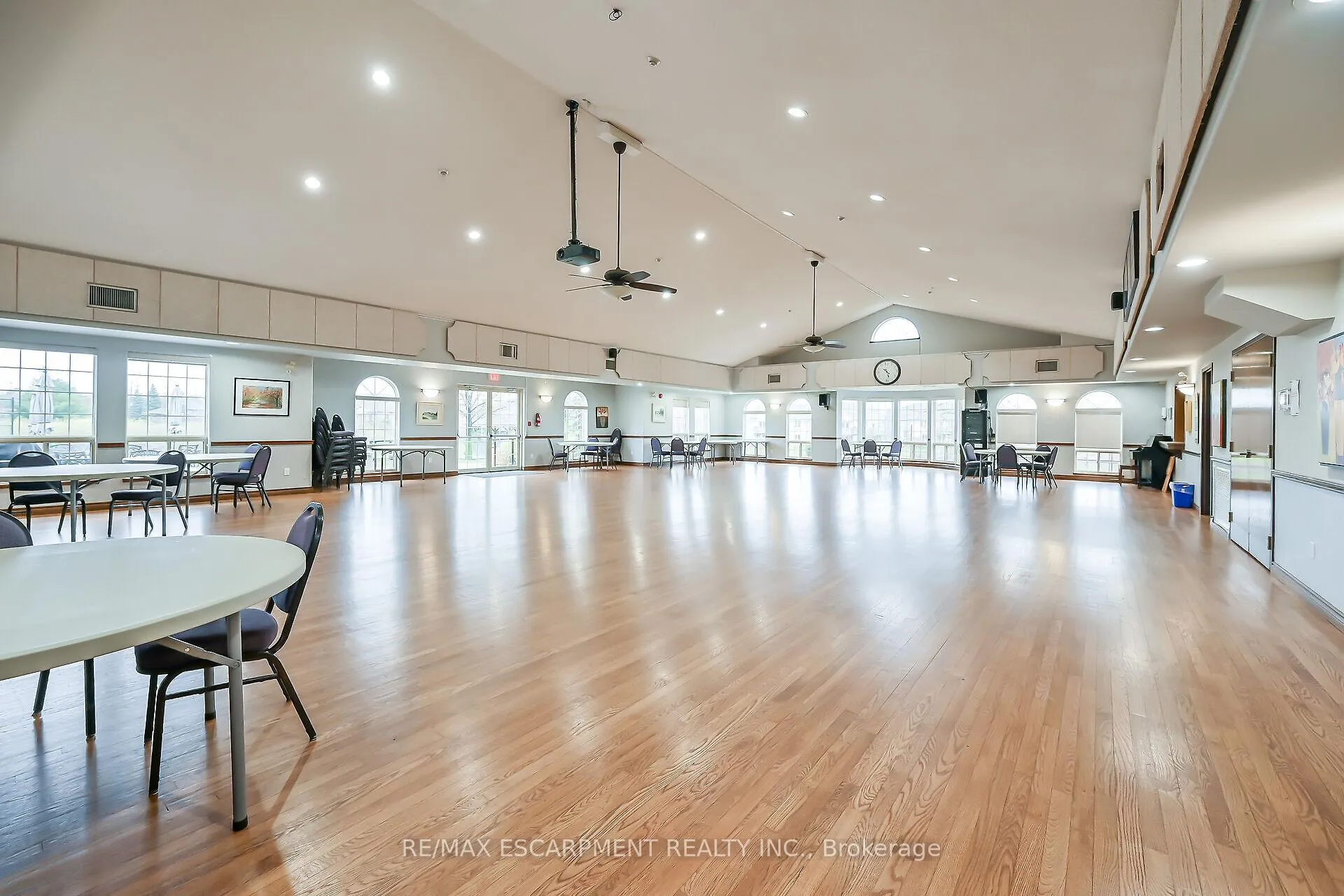 Photo 33 of 59 Riveroaks Drive, Hamilton, Twenty Place — HOMEH