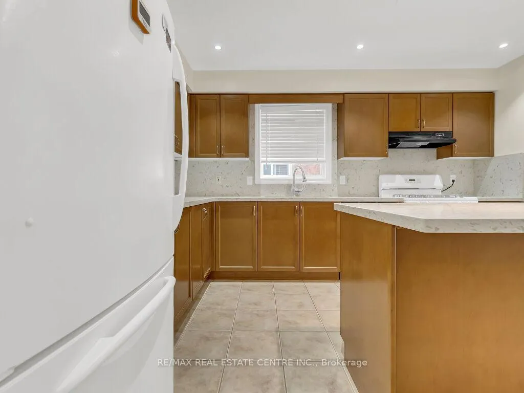Photo 10 of 31 Sinclair Street, Guelph, Pineridge/Westminster Woods — HOMEH