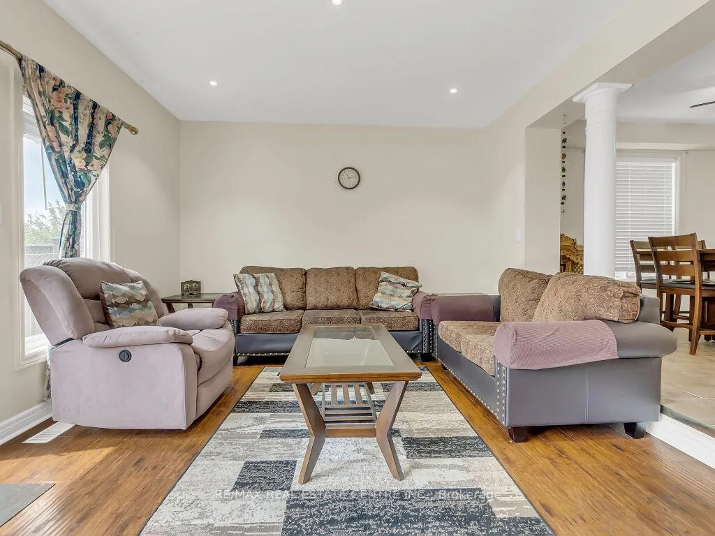 Photo 14 of 31 Sinclair Street, Guelph, Pineridge/Westminster Woods — HOMEH