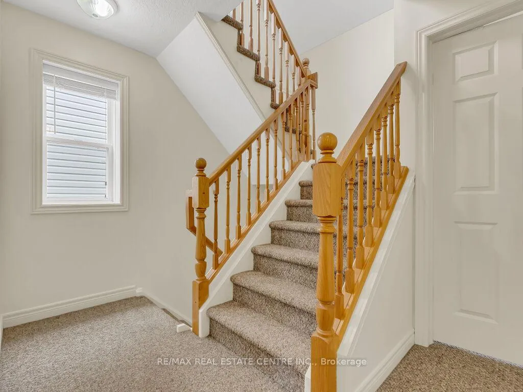 Photo 28 of 31 Sinclair Street, Guelph, Pineridge/Westminster Woods — HOMEH