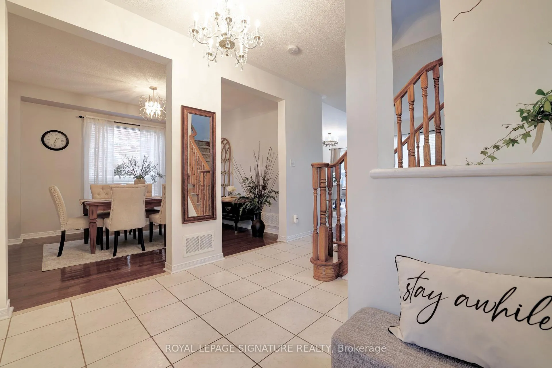 Photo 3 of 798 Spinning Wheel Crescent, Mississauga, Meadowvale Village — HOMEH