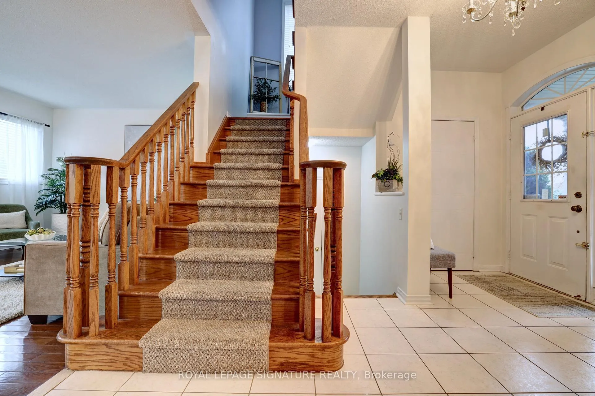 Photo 5 of 798 Spinning Wheel Crescent, Mississauga, Meadowvale Village — HOMEH