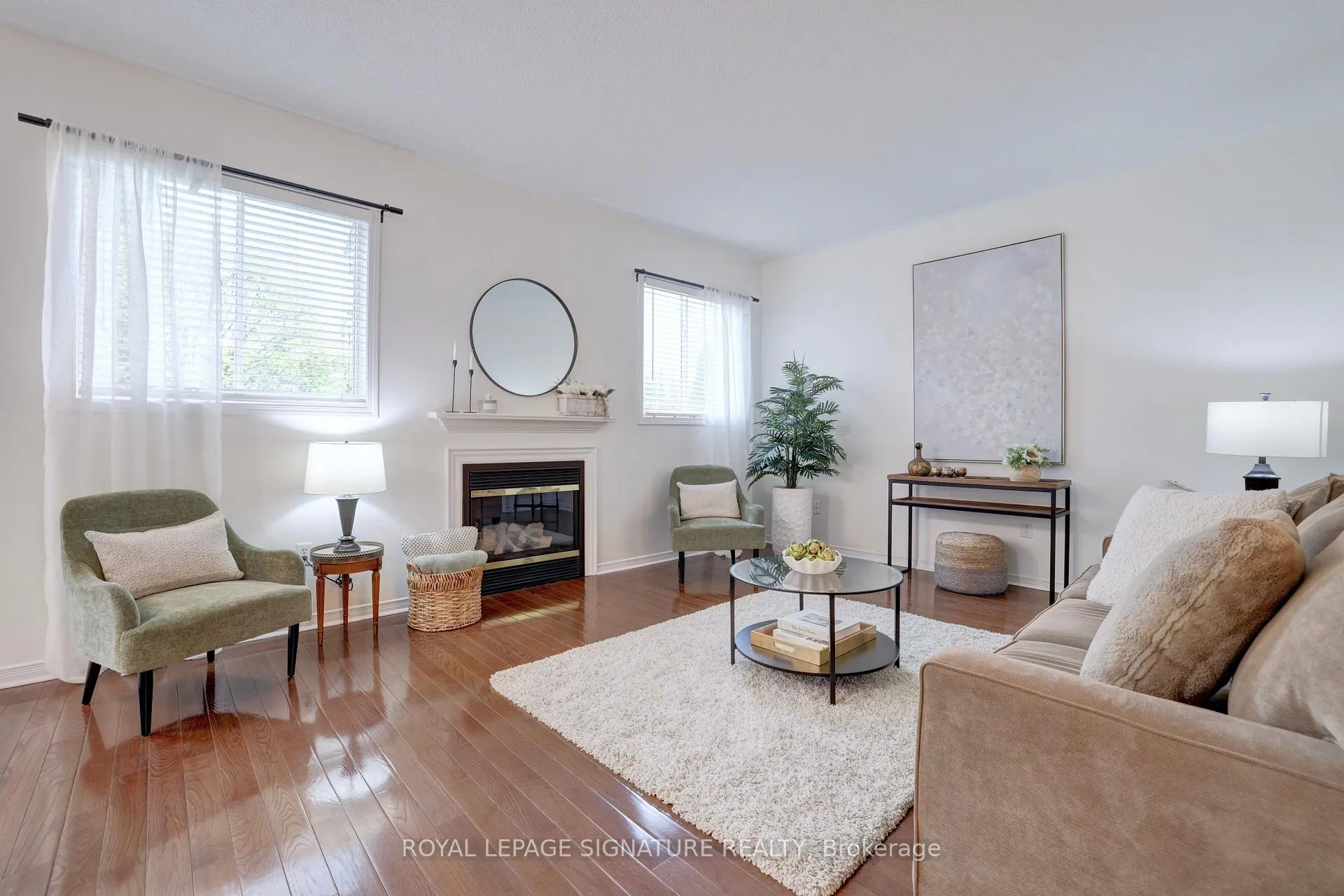 Photo 7 of 798 Spinning Wheel Crescent, Mississauga, Meadowvale Village — HOMEH